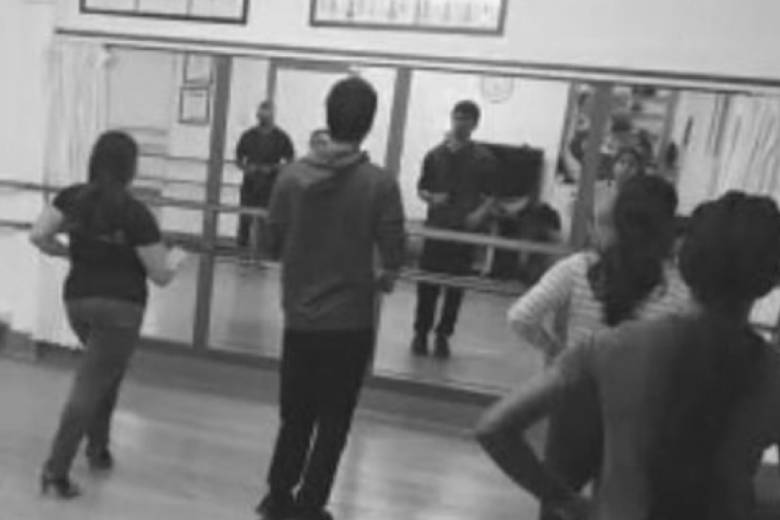 April Vibes Only: Salsa & Bachata Classes – Beginners Welcome!